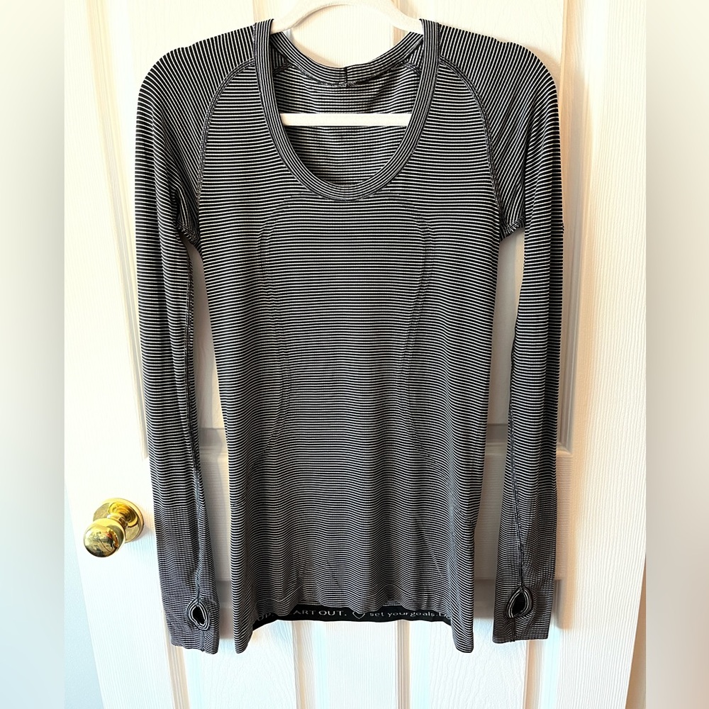 Lululemon Swiftly Tech Long Sleeve Crew in Tempo Stripe Black White sz 6
